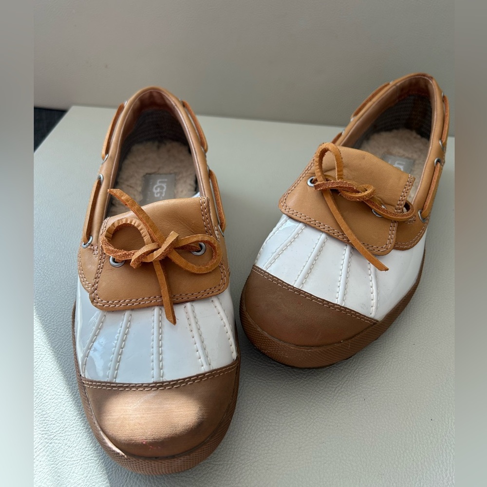 UGG ASHDALE Tan/White LEATHER Sheepskin DUCK/RAIN